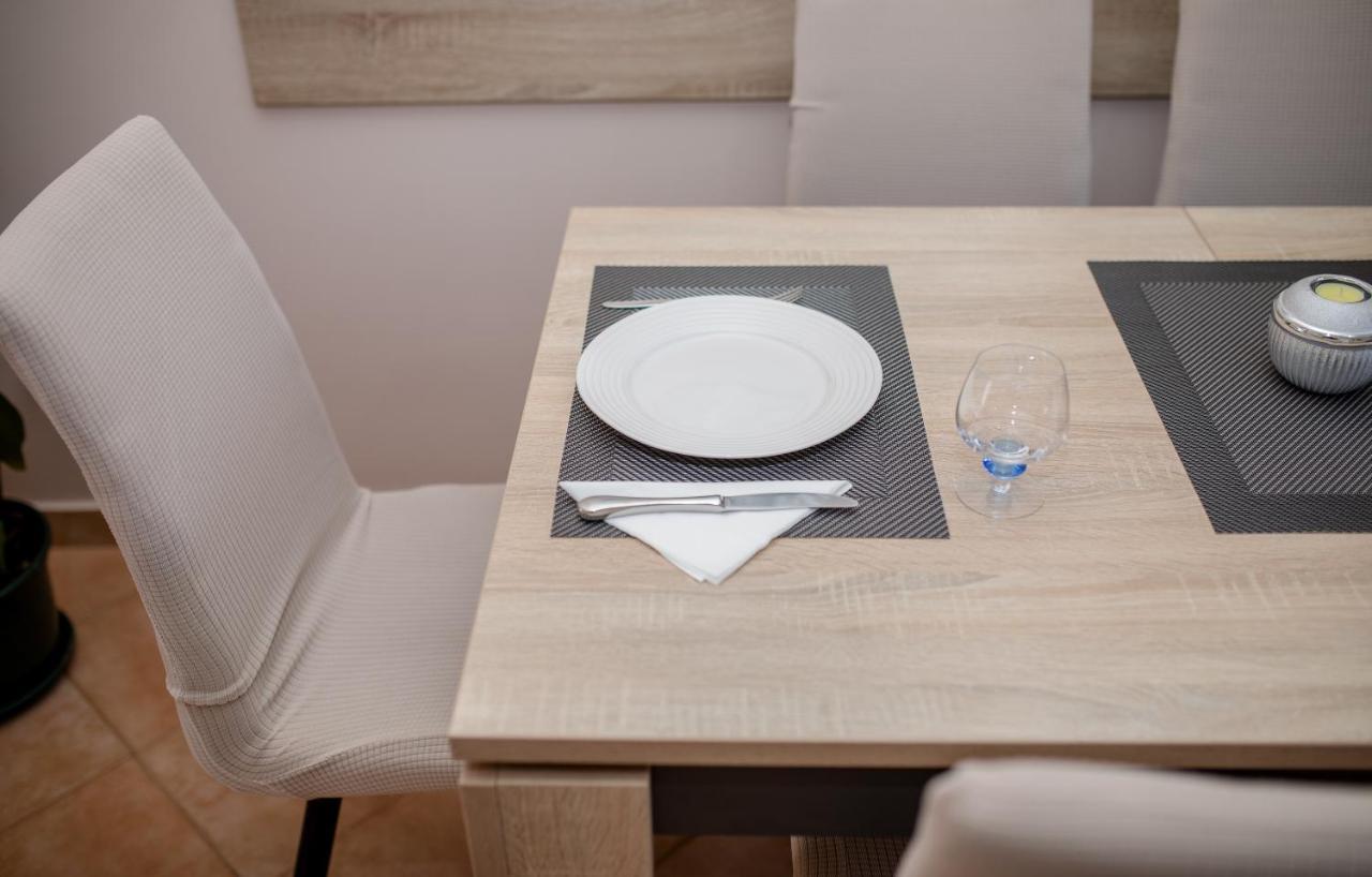 Apartments Luka Раб Экстерьер фото