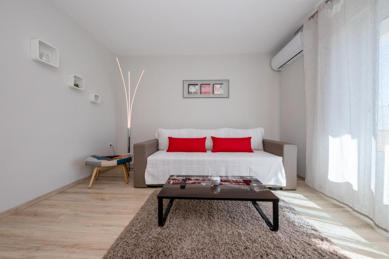 Apartments Luka Раб Экстерьер фото