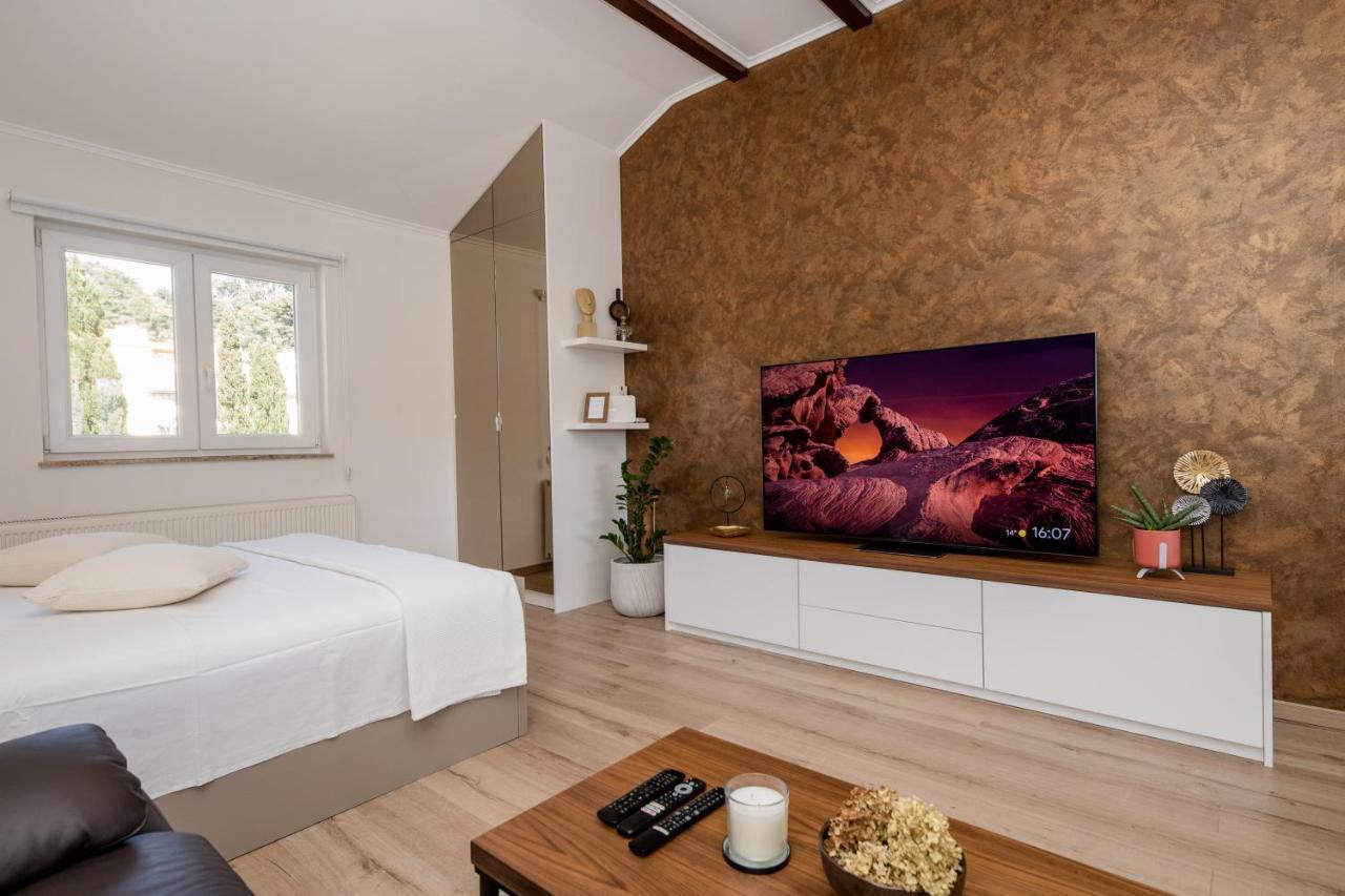 Apartments Luka Раб Экстерьер фото