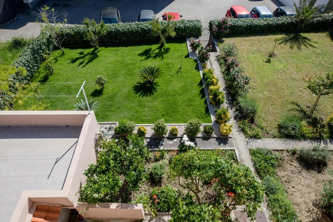 Apartments Luka Раб Экстерьер фото