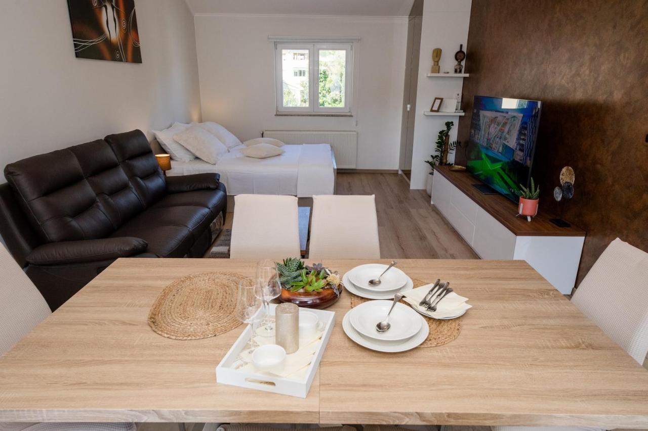 Apartments Luka Раб Экстерьер фото